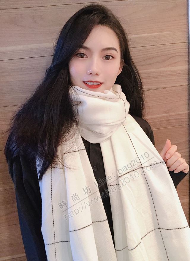 CHANEL女圍巾 香奈兒經典格紋 百搭純色 小香家羊毛刺繡披肩  llwj6381